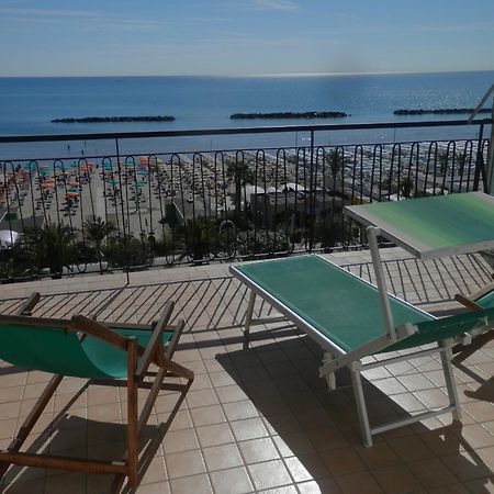 B&B Attico Mare San Benedetto del Tronto Eksteriør billede
