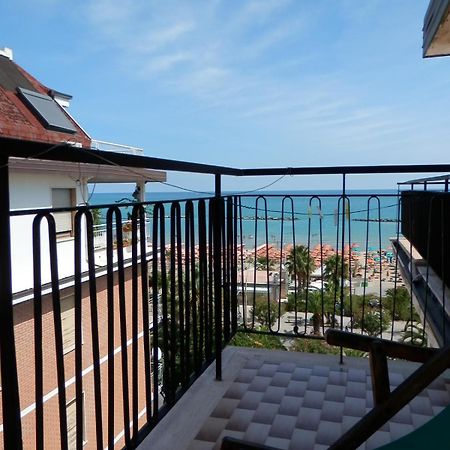 B&B Attico Mare San Benedetto del Tronto Eksteriør billede