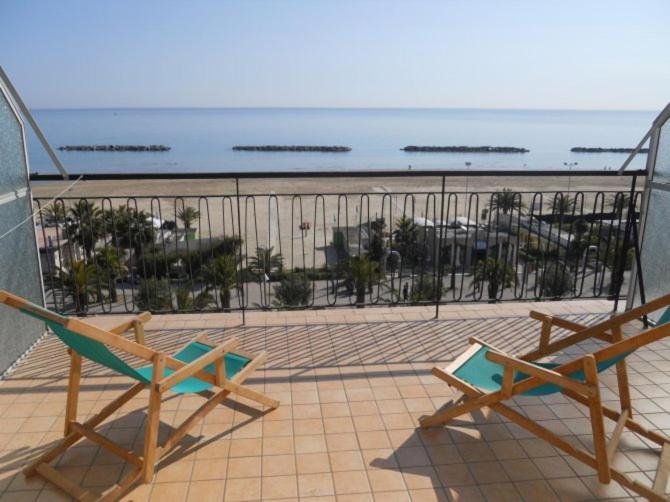 B&B Attico Mare San Benedetto del Tronto Eksteriør billede